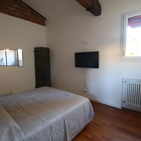 Charme Appartamento Immerso Tra Le Mura Bolognesi المظهر الخارجي الصورة